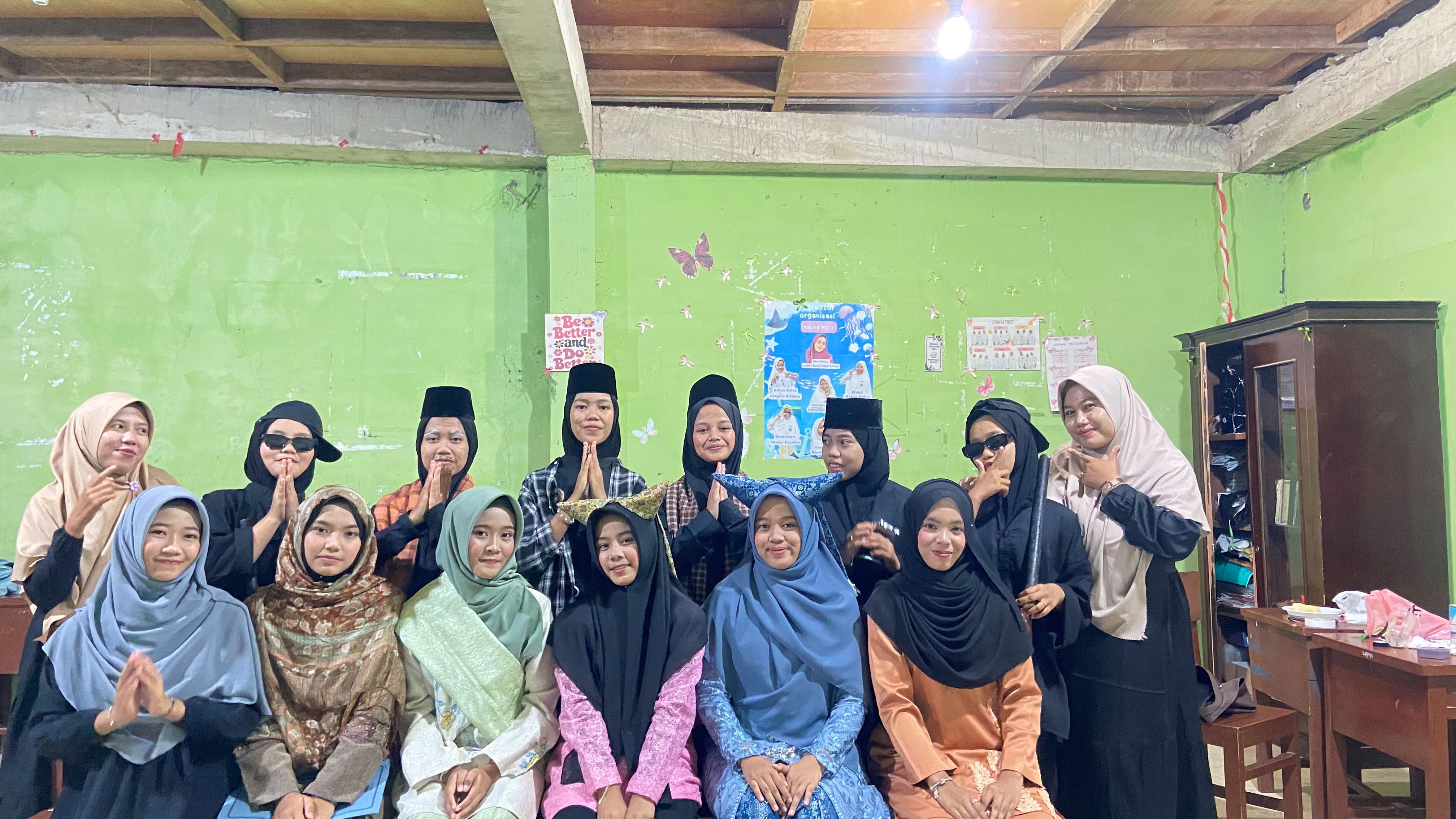 Milad Yayasan Shine Al Falah Berlangsung Semarak di Aula Asrama Putra